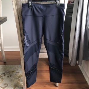 90 Degree Leggings Medium